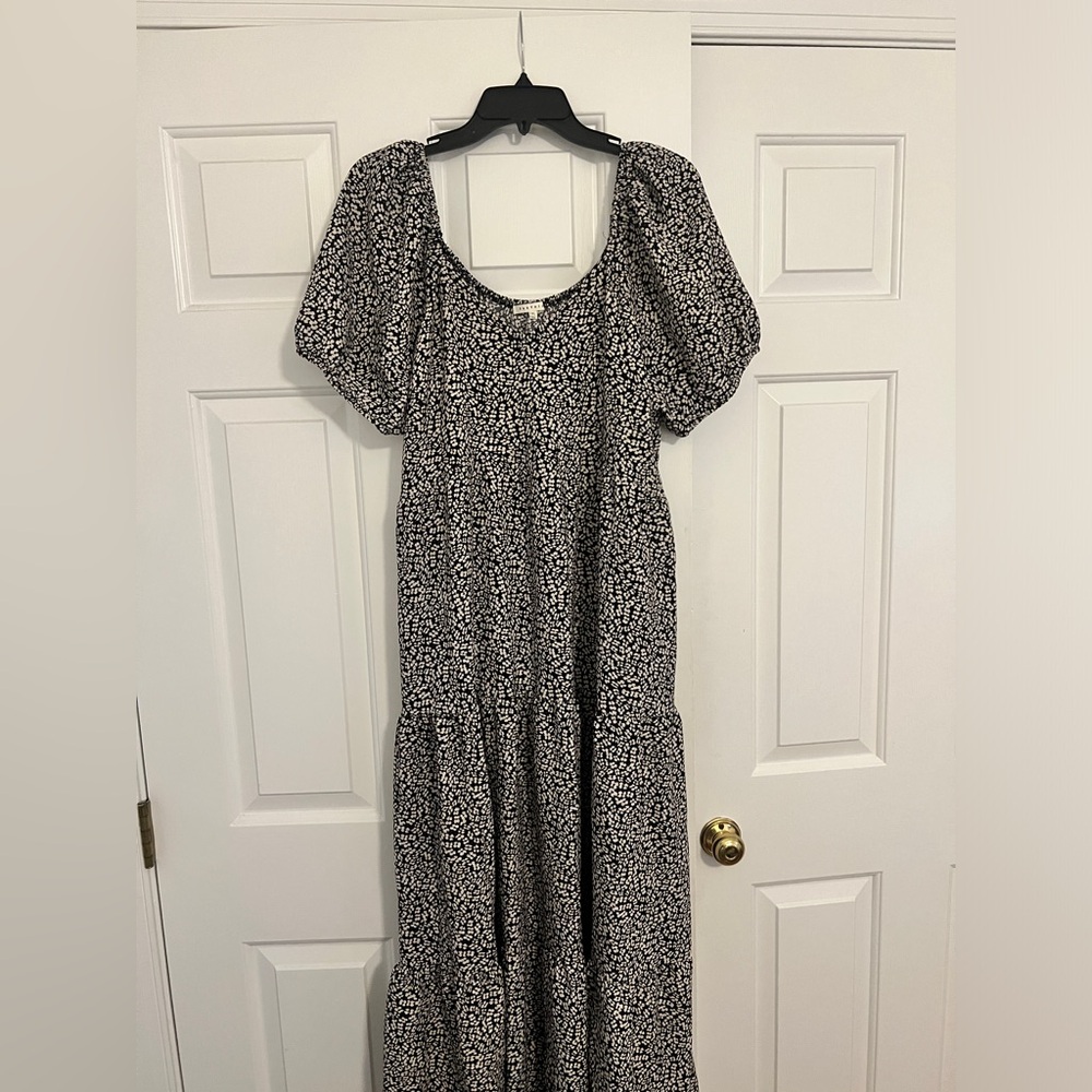 Black and white maxi